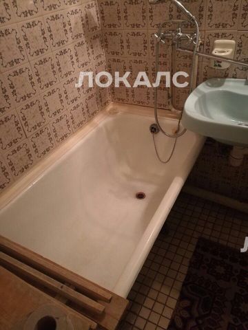 Сдаю двухкомнатную квартиру на Загородное шоссе, д5к1, метро Крымская, г. Москва