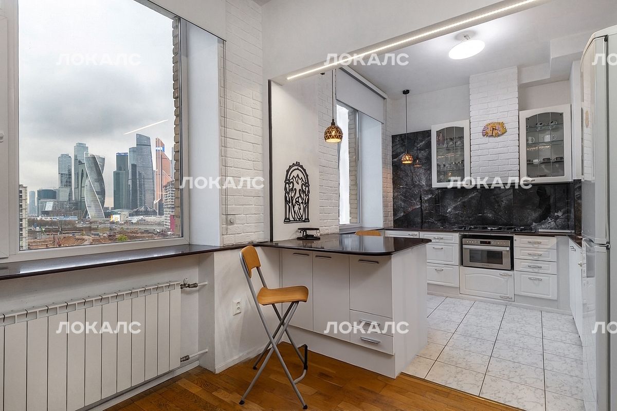 Сдается трехкомнатная квартира на г Москва, Кутузовский пр-кт, д 4/2, метро Деловой центр (Солнцевская линия), г. Москва