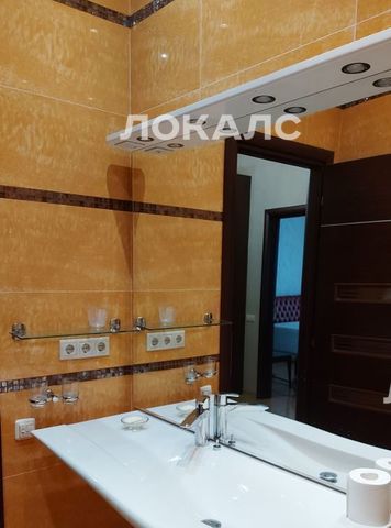 Сдается 3-комнатная квартира на улица Маршала Бирюзова, 31, метро Панфиловская, г. Москва