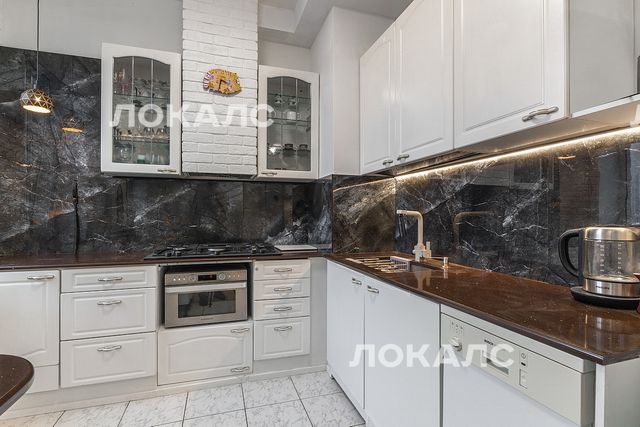 Аренда 4х-комнатной квартиры на г Москва, Кутузовский пр-кт, д 4/2, метро Выставочная, г. Москва