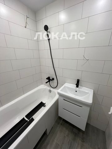 Аренда трехкомнатной квартиры на г Москва, ул Грина, д 18 к 2, метро Бульвар Дмитрия Донского, г. Москва