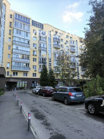 Снять однокомнатную квартиру на Московская обл, г Красногорск, поселок Мечниково, д 27, метро Мякинино, г. Москва