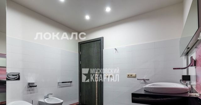 Сдается трехкомнатная квартира на Старопименовский переулок, 10, метро Пушкинская, г. Москва