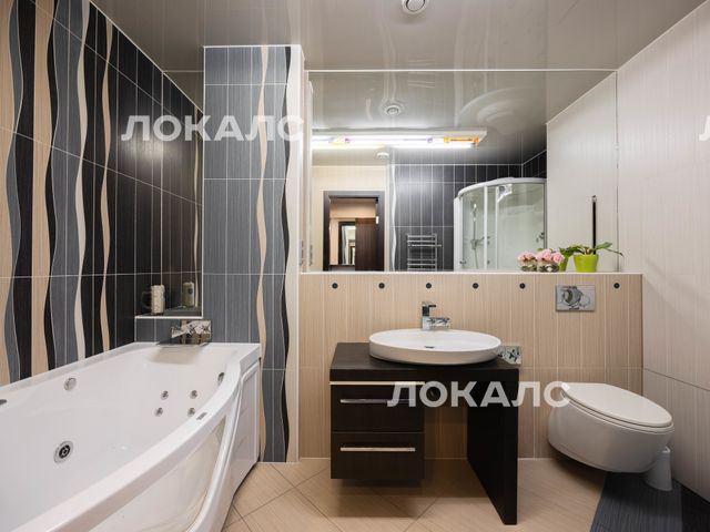 Сдам 4х-комнатную квартиру на г Санкт-Петербург, Константиновский пр-кт, д 1/24, метро Чкаловская, г. Санкт-Петербург