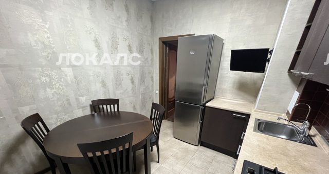 Снять трехкомнатную квартиру на Тимирязевская улица, 4/12, метро Дмитровская, г. Москва