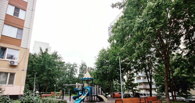 Сдается 4-комнатная квартира на Пятницкое шоссе, 23к1, метро Митино, г. Москва