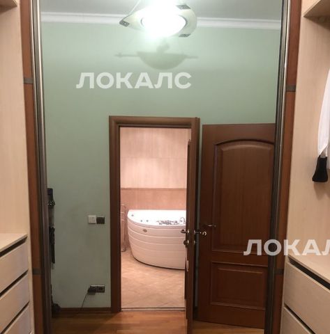 Сдаю четырехкомнатную квартиру на Мичуринский проспект, 29, метро Раменки, г. Москва