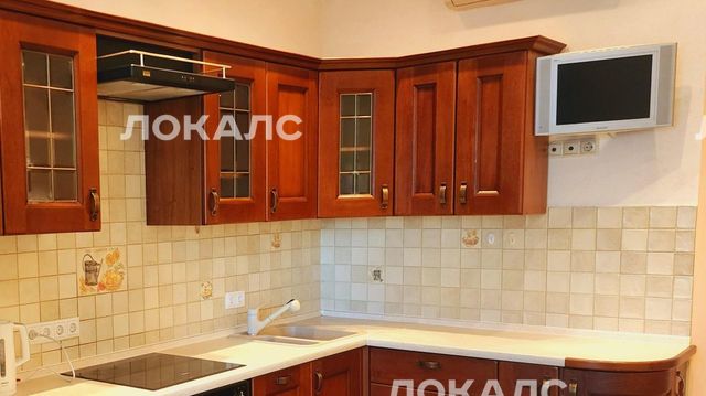 Сдаю трехкомнатную квартиру на Шмитовский проезд, 16С2, метро Выставочная, г. Москва