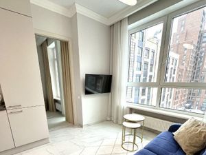 Двушка на метро Выставочная