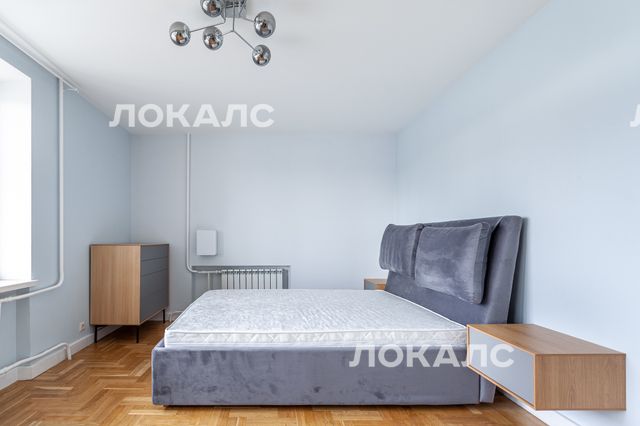 Сдаю трехкомнатную квартиру на г Москва, ул Бахрушина, д 4 стр 1, метро Новокузнецкая, г. Москва