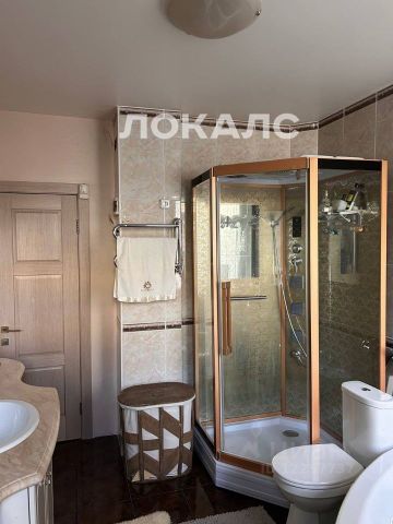 Сдается трехкомнатная квартира на Старая Басманная улица, 20к2, метро Комсомольская, г. Москва