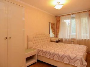 2-комнатная квартира: Москва, Комсомольский проспект, 25к3 (50 м²)