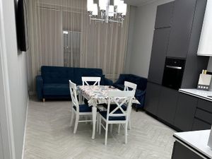 Трешка около метро Выставочная