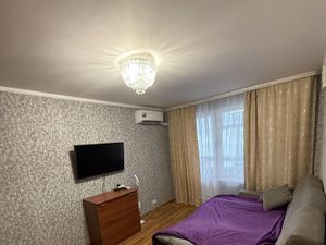 1 комнатная квартира около метро Улица Академика Янгеля