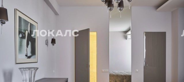 Сдаю четырехкомнатную квартиру на Ленинградское шоссе, 25к2, метро Войковская, г. Москва