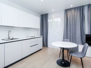 Квартира-студия: Екатеринбург, улица Шаумяна, 20 (32 м²)