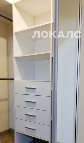 Снять трехкомнатную квартиру на 2-я Фрунзенская улица, 10, метро Спортивная, г. Москва