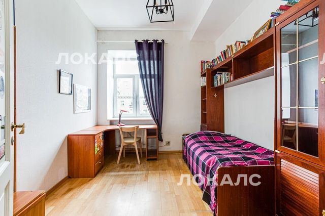 Аренда трехкомнатной квартиры на г Москва, ул Новопесчаная, д 19 к 3, метро Сокол, г. Москва