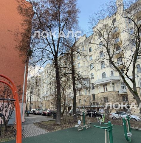 Сдаю 2-к квартиру на Садовая-Триумфальная улица, 4/10, метро Менделеевская, г. Москва