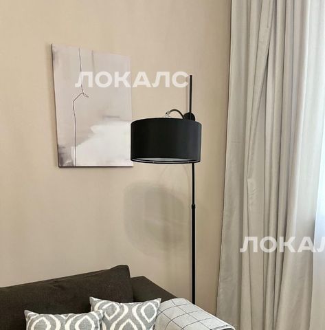 Сдаю трехкомнатную квартиру на Хлебный переулок, 2/3С1, метро Александровский сад, г. Москва