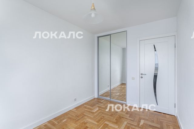 Сдается трехкомнатная квартира на г Москва, ул Бахрушина, д 4 стр 1, метро Третьяковская, г. Москва