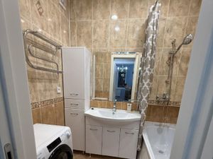 2-к кв. Москва ул. Саморы Машела, 8к2 (76.4 м²)