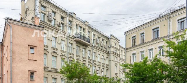 Сдаю 4-комнатную квартиру на Староконюшенный переулок, 36С2, метро Александровский сад, г. Москва