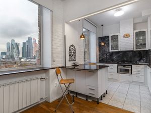 4-к кв., самый верхний этаж, Кутузовский пр-кт 4/2, Набережная Москва-сити, (95.0 м2)