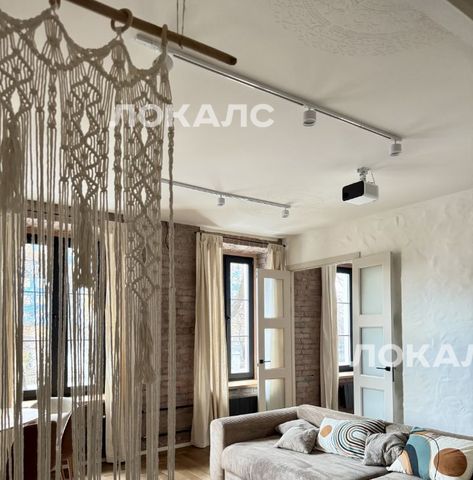 Снять трехкомнатную квартиру на Большая Серпуховская улица, 34К6, метро Полянка, г. Москва