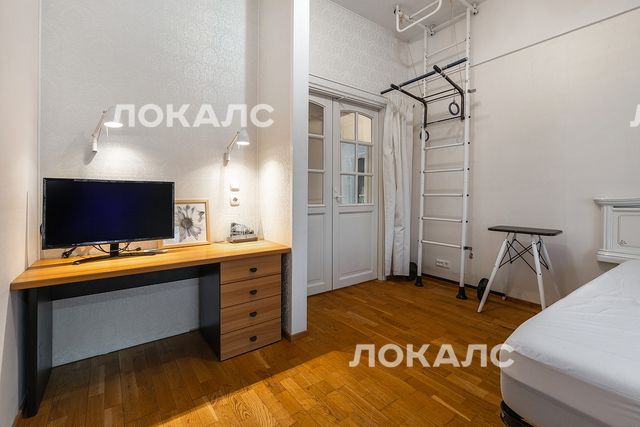 Сдается 4-к квартира на г Москва, Кутузовский пр-кт, д 4/2, метро Киевская, г. Москва