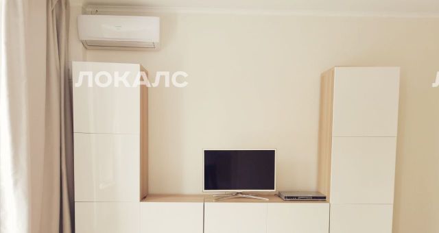 Сдам трехкомнатную квартиру на Боровское шоссе, 2к6, метро Солнцево, г. Москва