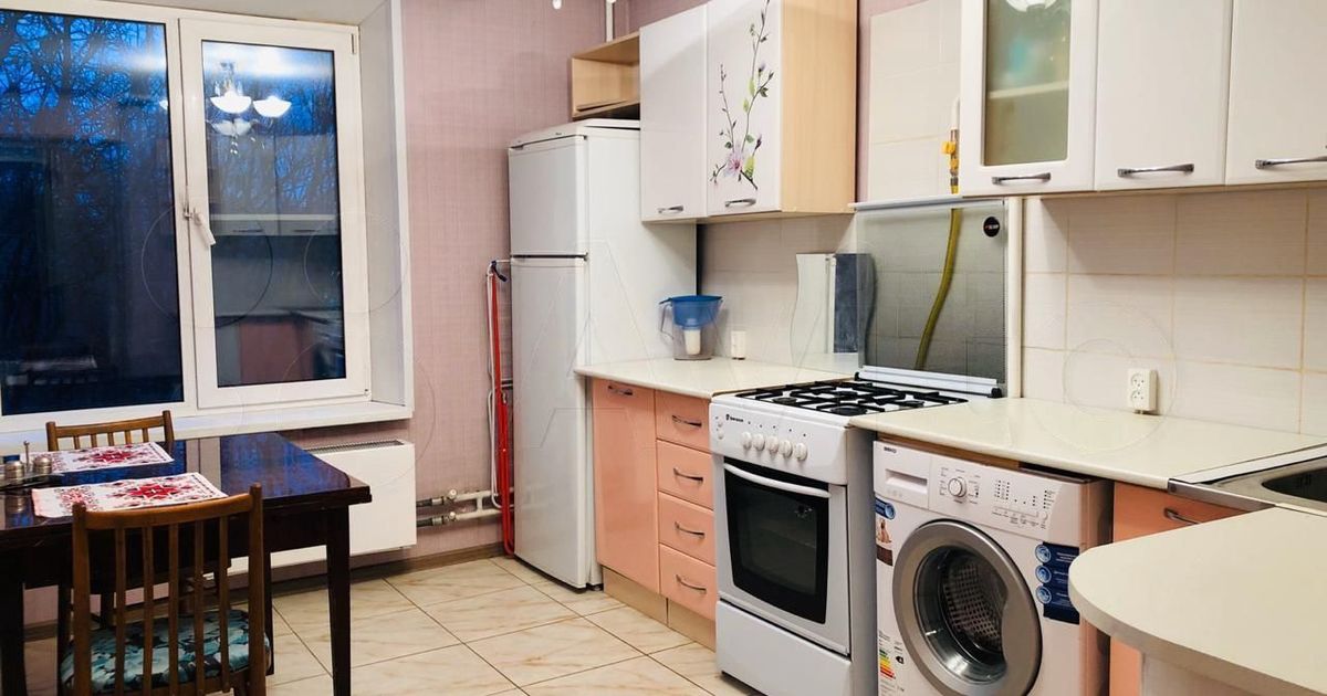 Большой камень квартира 5 этаж 30. Подольских курсантов 18к1. Квартира на подольских курсантах. Салон кухни оранжевый кот в вологде. Подольская, 8.