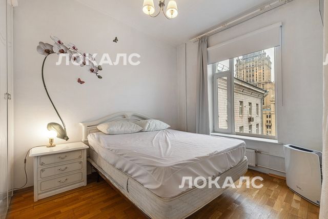 Аренда 4-к квартиры на г Москва, Кутузовский пр-кт, д 4/2, метро Кутузовская, г. Москва