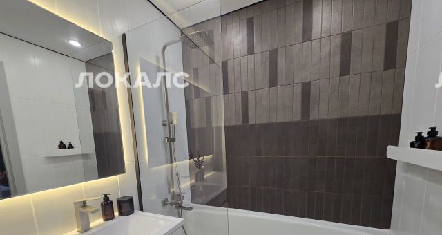 Аренда трехкомнатной квартиры на Большая Очаковская улица, 2К2, метро Мичуринский проспект, г. Москва