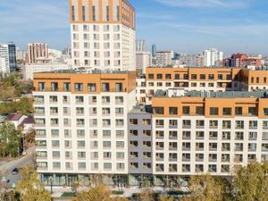 4-комнатная квартира: Екатеринбург, улица Шаумяна, 20 (80 м²)