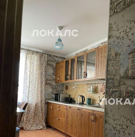 Сдам трехкомнатную квартиру на к1136, г. Москва