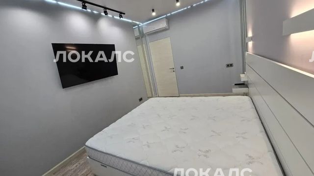 Снять трехкомнатную квартиру на Московская обл, г Красногорск, пгт Отрадное, ул Пятницкая, д 12, метро Пятницкое шоссе, г. Москва