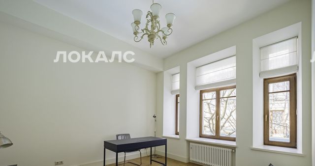 Снять четырехкомнатную квартиру на улица Спиридоновка, 34С2, метро Краснопресненская, г. Москва