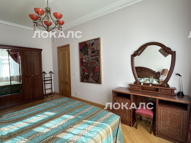 Сдам 4-комнатную квартиру на улица Земляной Вал, 25, метро Чкаловская, г. Москва