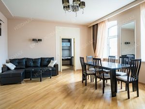 3-комнатная квартира: Санкт-Петербург, улица Пестеля, 1/12 (88.4 м²)