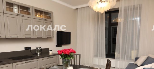 Сдам трехкомнатную квартиру на улица Паршина, 10, метро Панфиловская, г. Москва