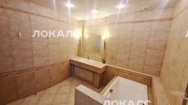 Сдам четырехкомнатную квартиру на г Москва, пр-кт Маршала Жукова, д 30, метро Октябрьское поле, г. Москва