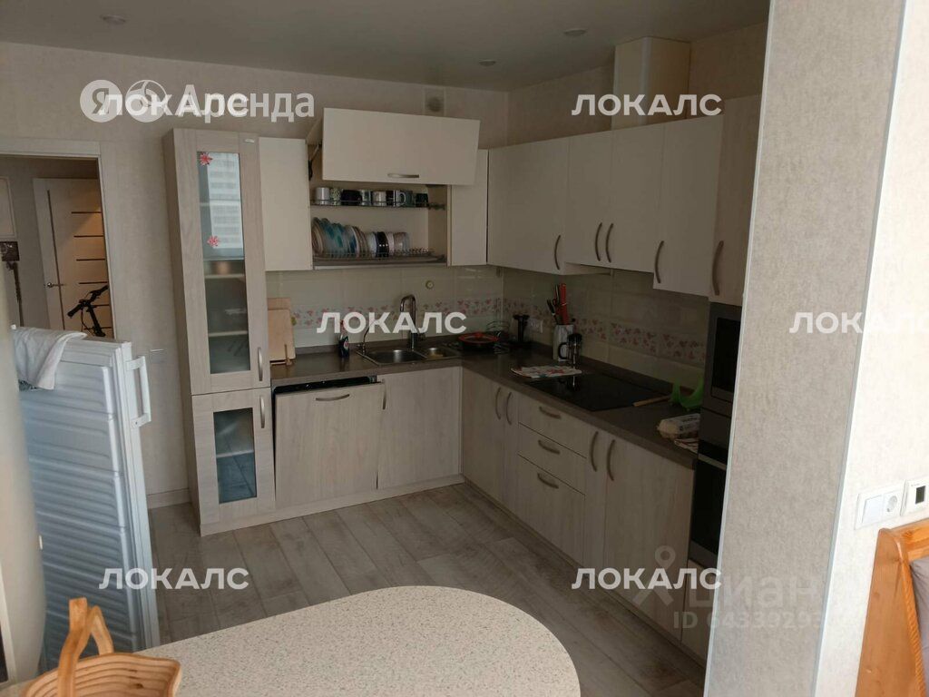 Сдается трехкомнатная квартира на улица Бианки, 6к1, метро Филатов Луг, г. Москва