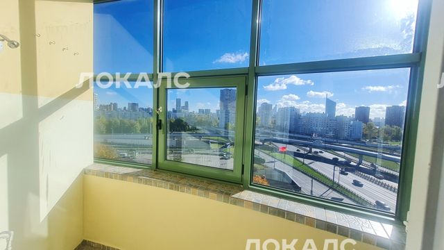 Сдаю четырехкомнатную квартиру на г Москва, пр-кт Маршала Жукова, д 30, метро Октябрьское поле, г. Москва