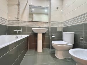 2-комнатная квартира: Ростов-на-Дону, улица Суворова, 105 (65 м²)