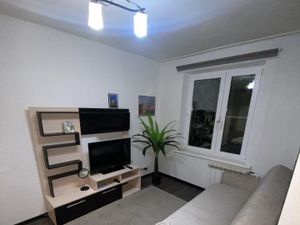 1 комнатная квартира около метро Пражская