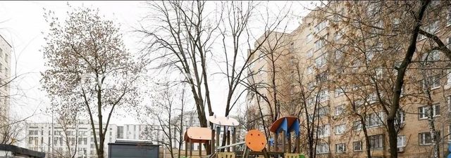 Сдаю 4-к квартиру на Большая Декабрьская улица, 1, метро Улица 1905 года, г. Москва