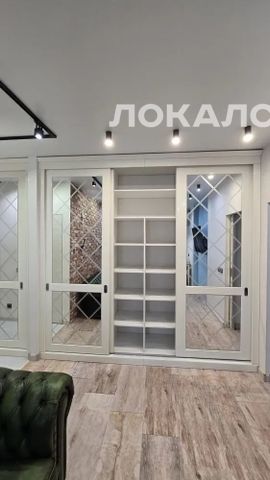 Сдаю трехкомнатную квартиру на Московская обл, г Красногорск, пгт Отрадное, ул Пятницкая, д 12, метро Пятницкое шоссе, г. Москва