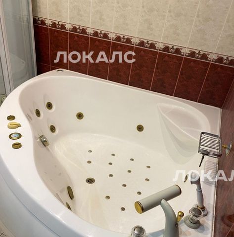 Сдам четырехкомнатную квартиру на Старокачаловская улица, 18, метро Улица Старокачаловская, г. Москва
