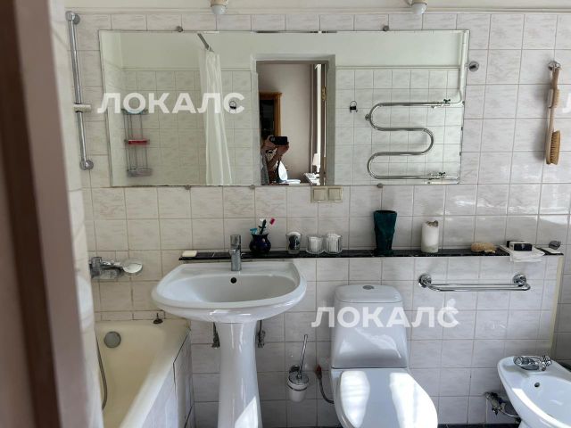 Сдаю комнату на г Москва, 2-й Обыденский пер, д 13, метро Кропоткинская, г. Москва